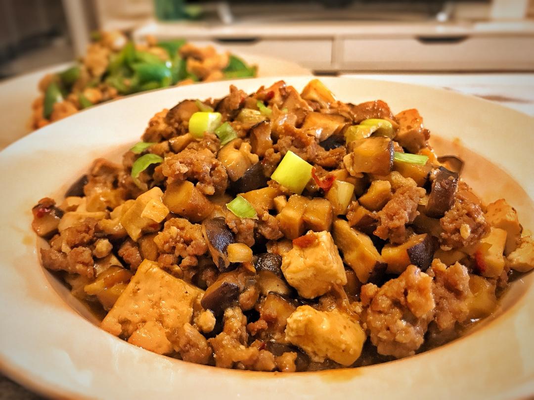 妞子囡囡做的肉末香菇豆腐