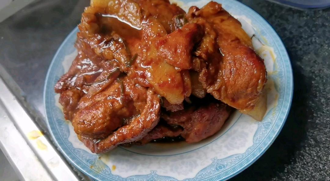肉质肥嫩，色香味俱全～红烧大排
