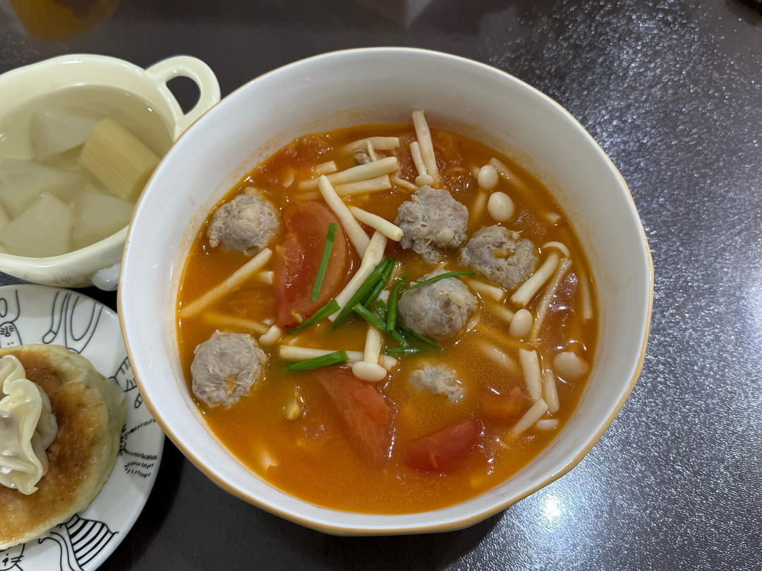 少油版番茄海鲜菇圆子汤