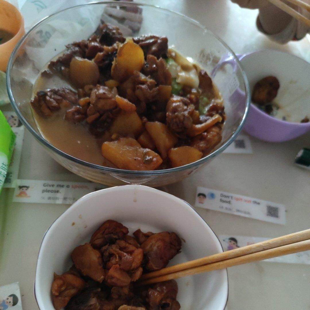 土豆炖鸡块