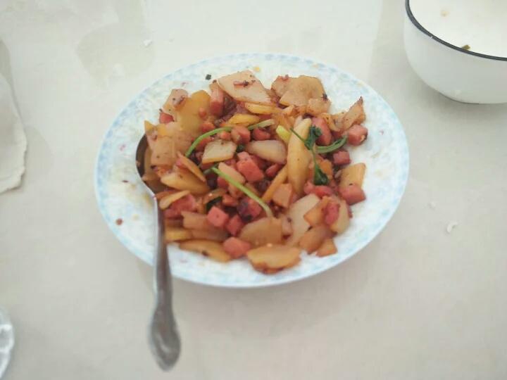 土豆片炒火腿肠