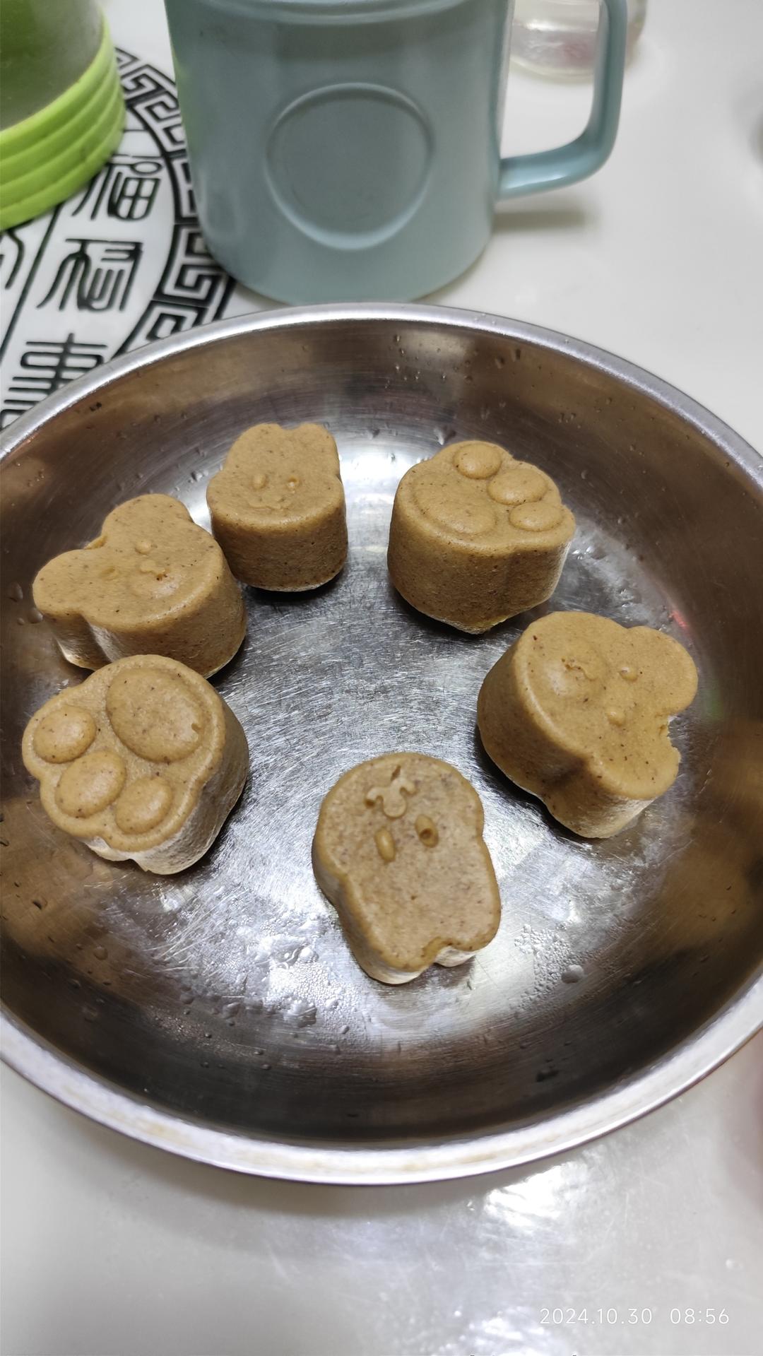 香蕉蒸糕/火龙果/玉米/苹果/雪梨
