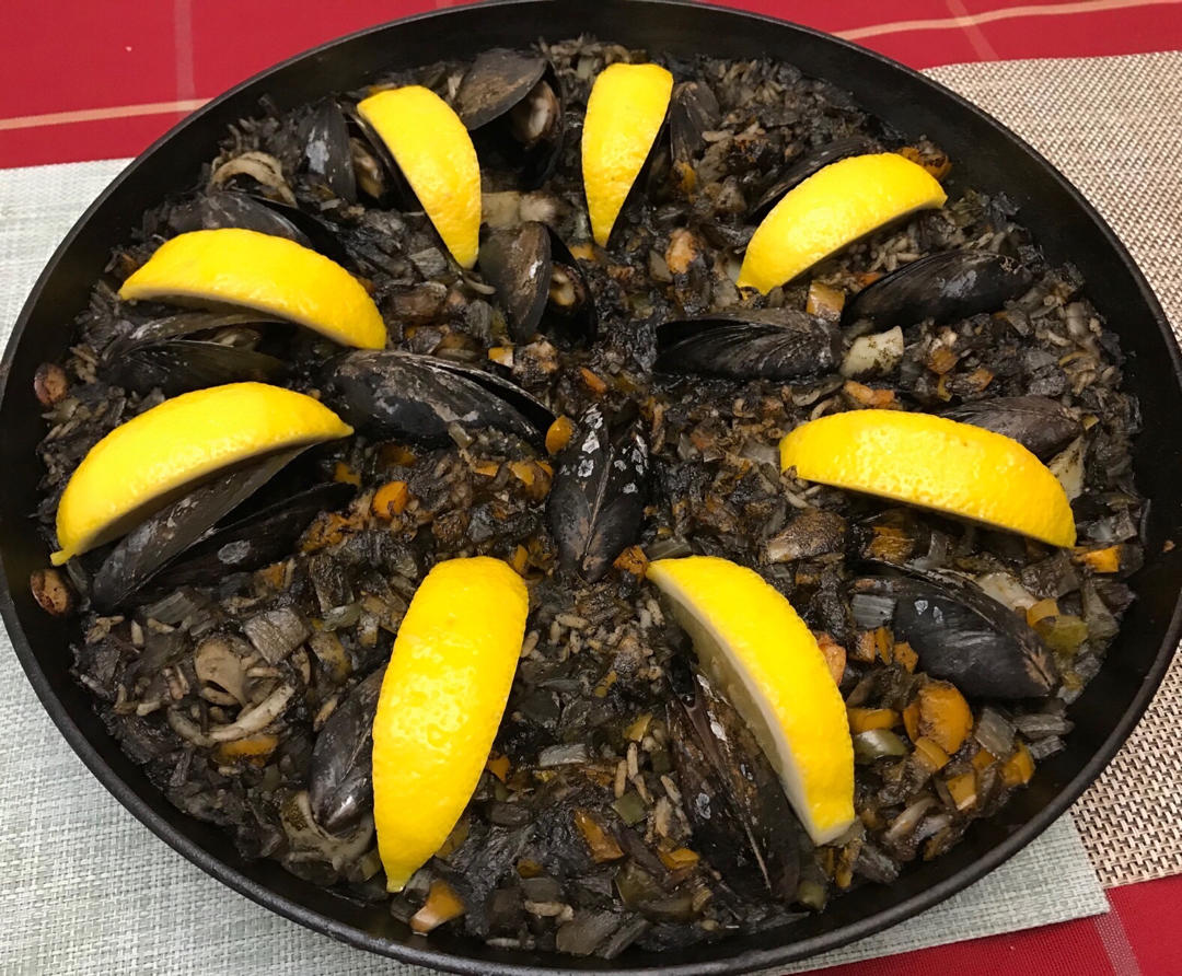 墨鱼汁海鲜饭！超好吃的黑暗料理！Stella's Paella Negra