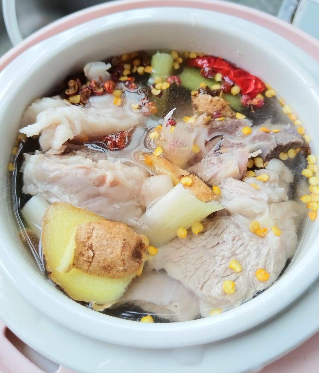 清炖滋补羊排汤