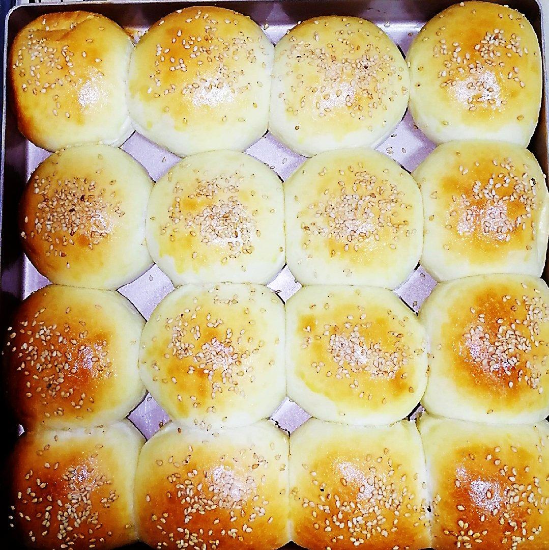 软绵绵的拉丝红豆餐包