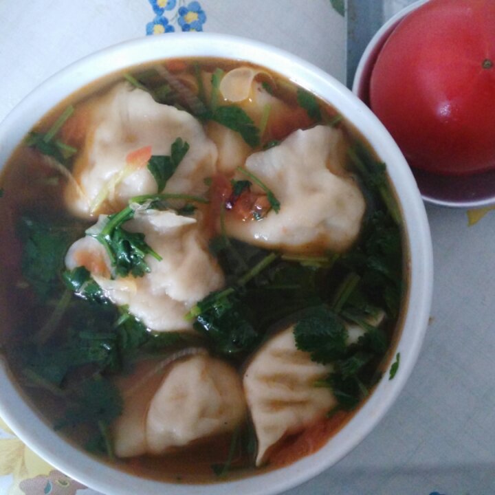 酸汤水饺（韭黄猪肉虾仁馅）