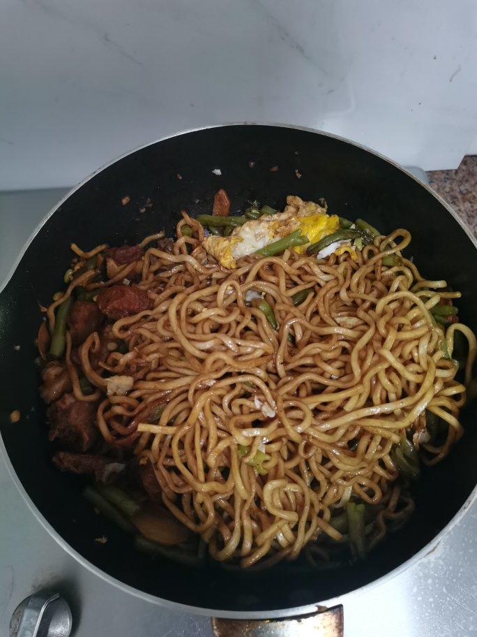 曼食慢语丨排骨豆角焖面