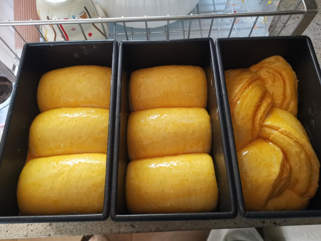 牛奶吐司升级椰蓉吐司