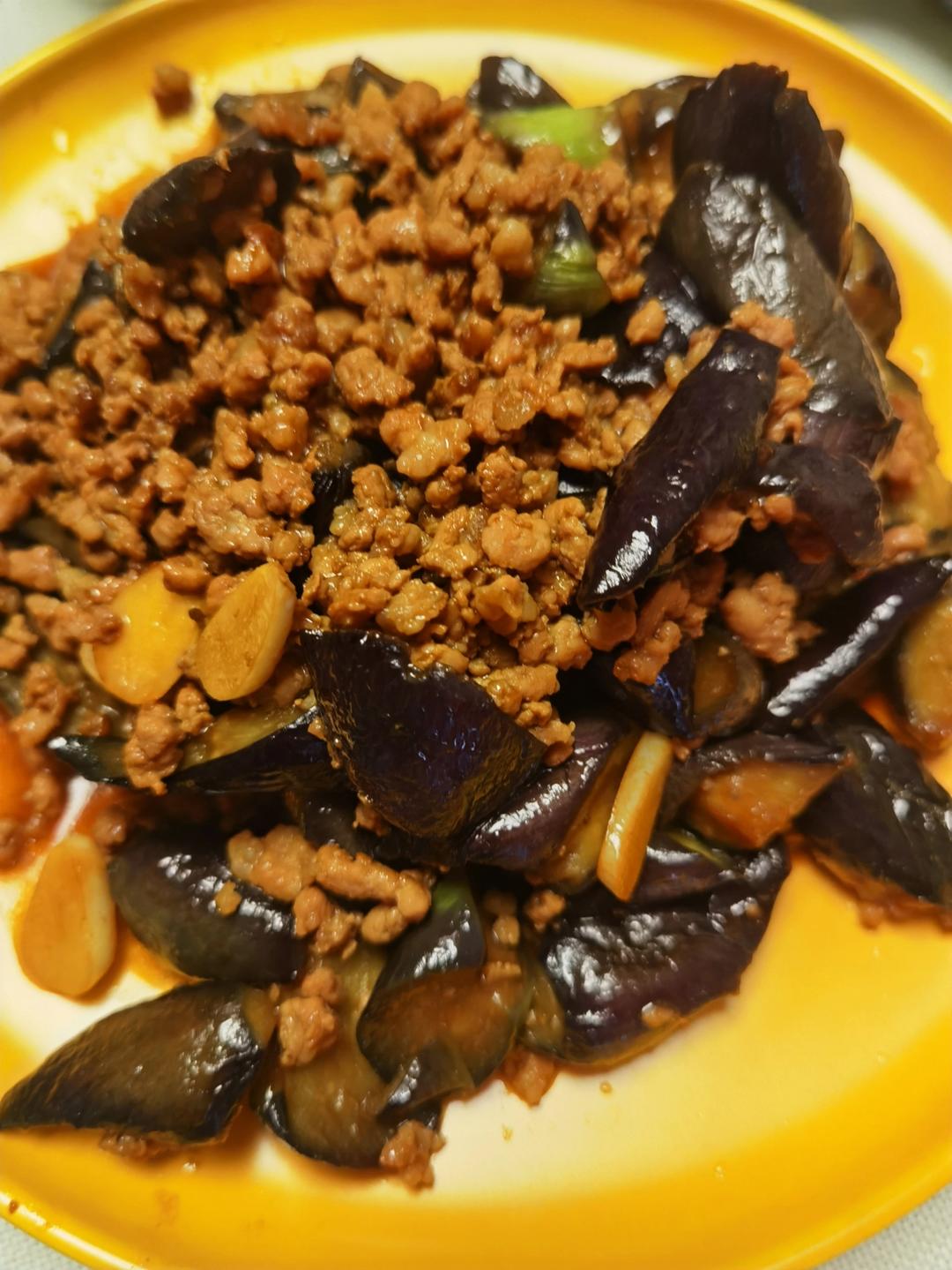 不会变黑的肉末茄子特别废饭