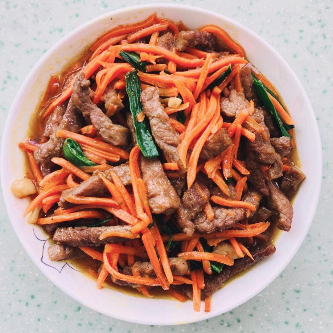 胡萝卜炒牛肉