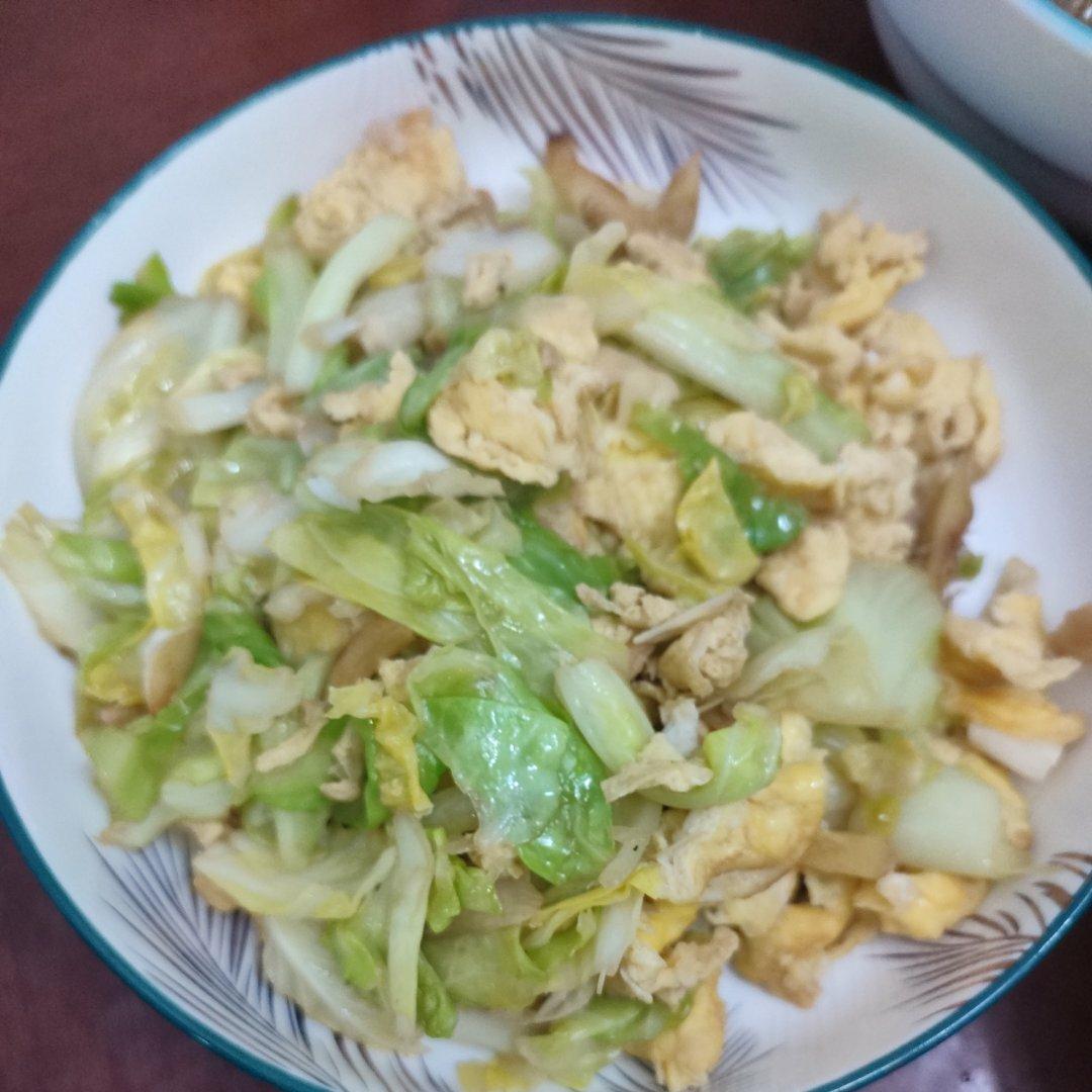 手撕包菜炒鸡蛋