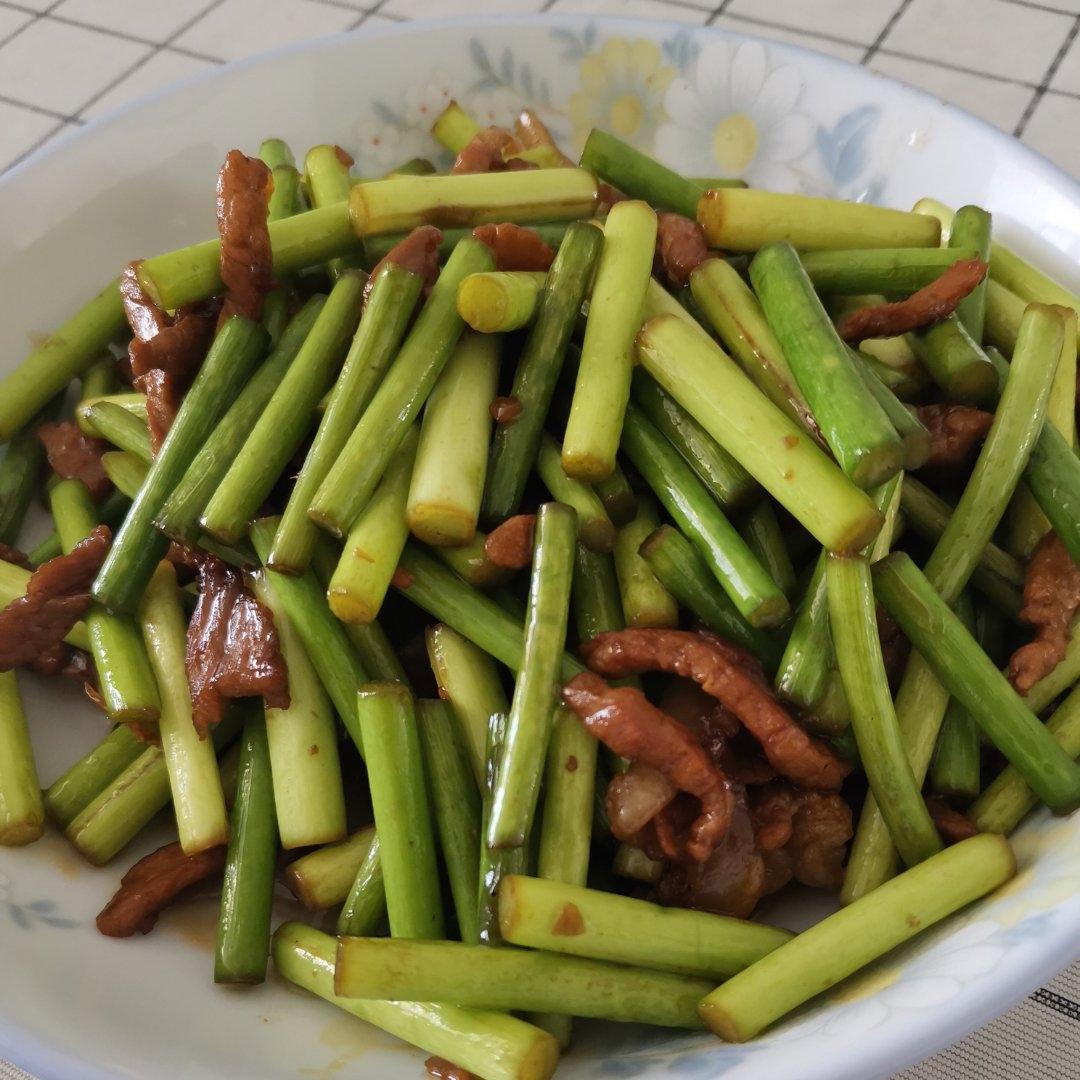 做法简单又下饭的炒蒜苔❗️