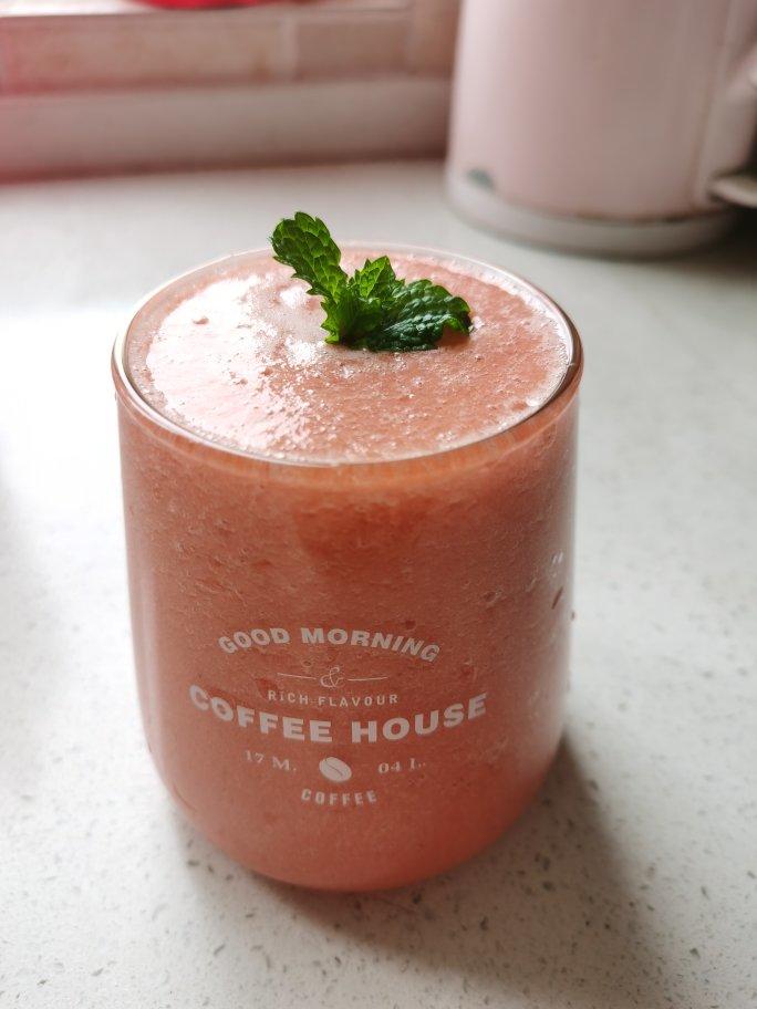 番茄青瓜胡萝卜蜜瓜汁