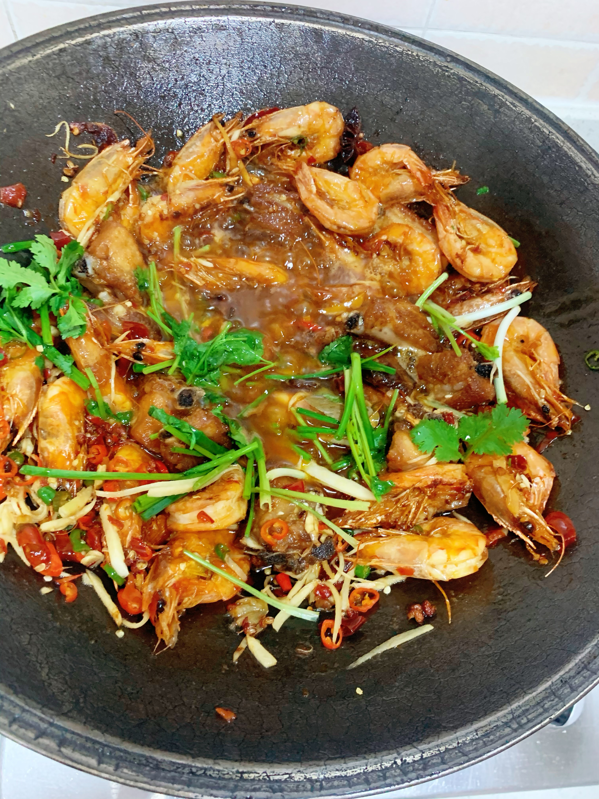 重庆干锅排骨香辣虾的做法