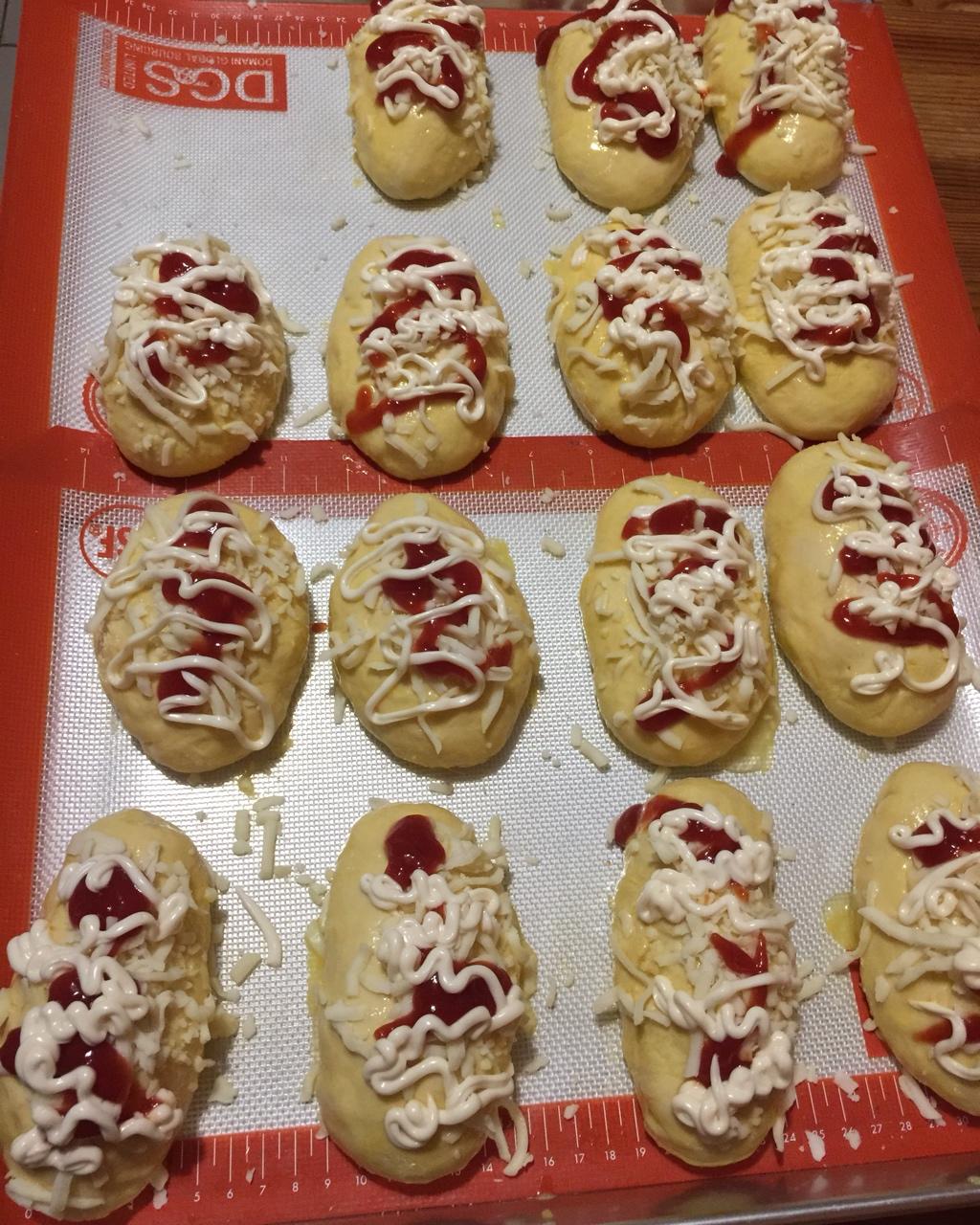 芝士香肠肉松面包