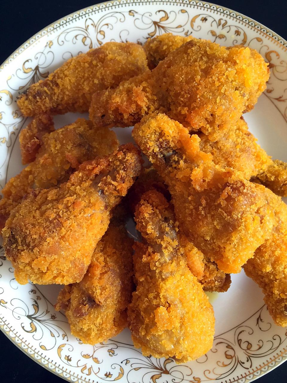 唐豆包妈妈做的面包糠炸鸡腿可以和肯德基相媲美的炸鸡腿
