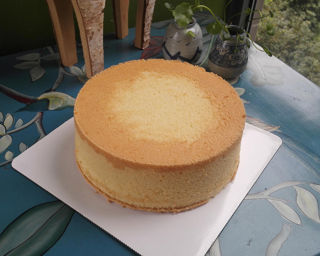 像烘焙师一样给戚风蛋糕完美脱模