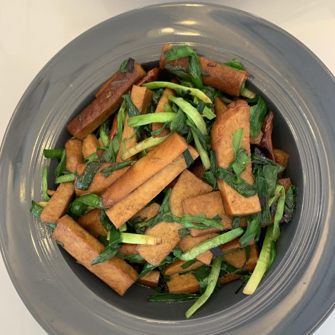 超喜欢的下饭菜猪肉炒韭菜豆腐干