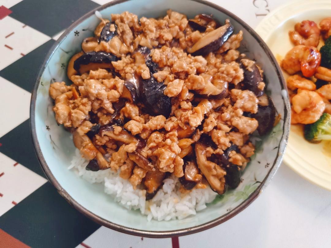 卤肉饭味的香菇肉燥--速速开饭