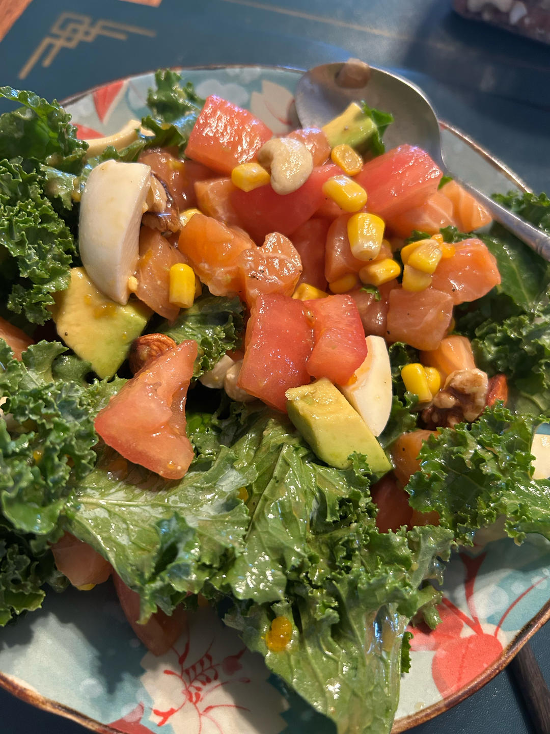 好吃的羽衣甘蓝沙拉