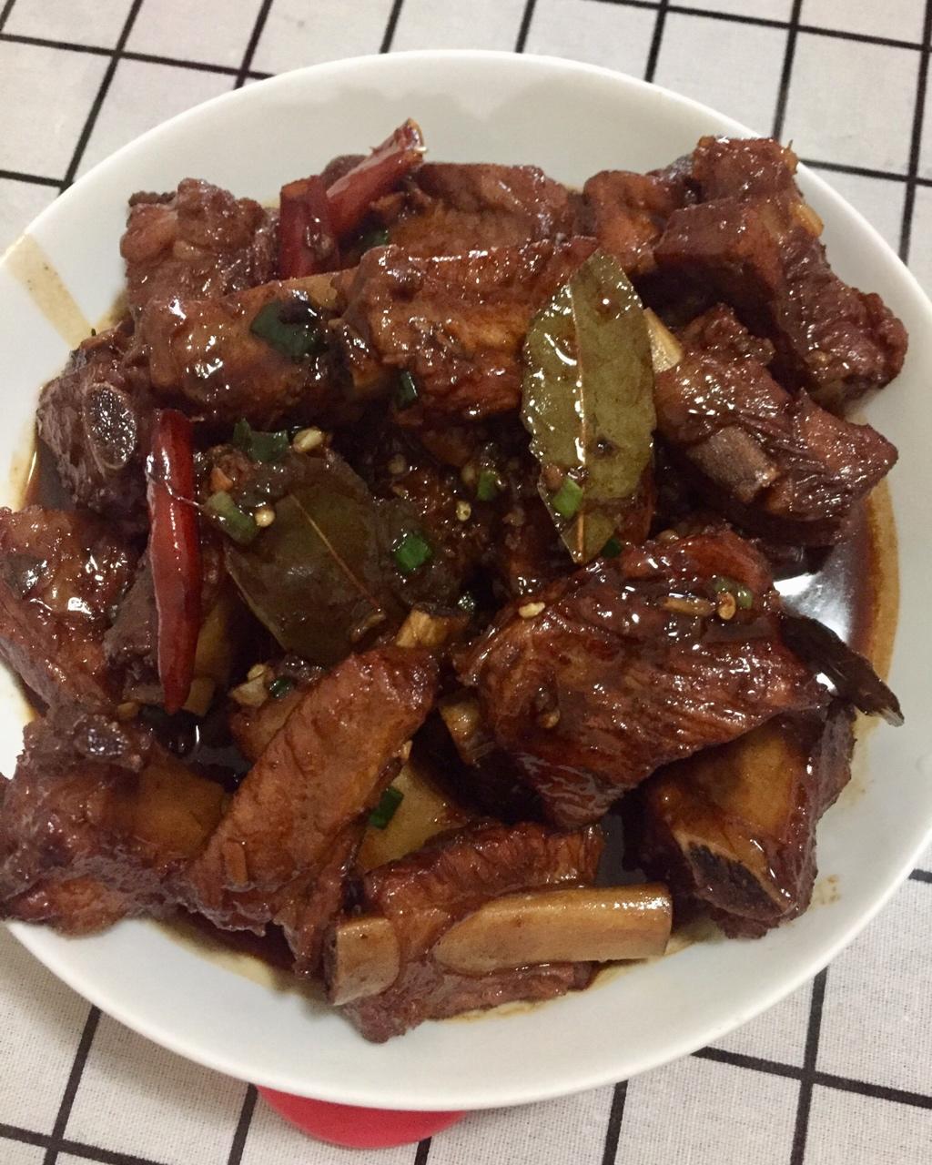 名唤小官做的红烧排骨