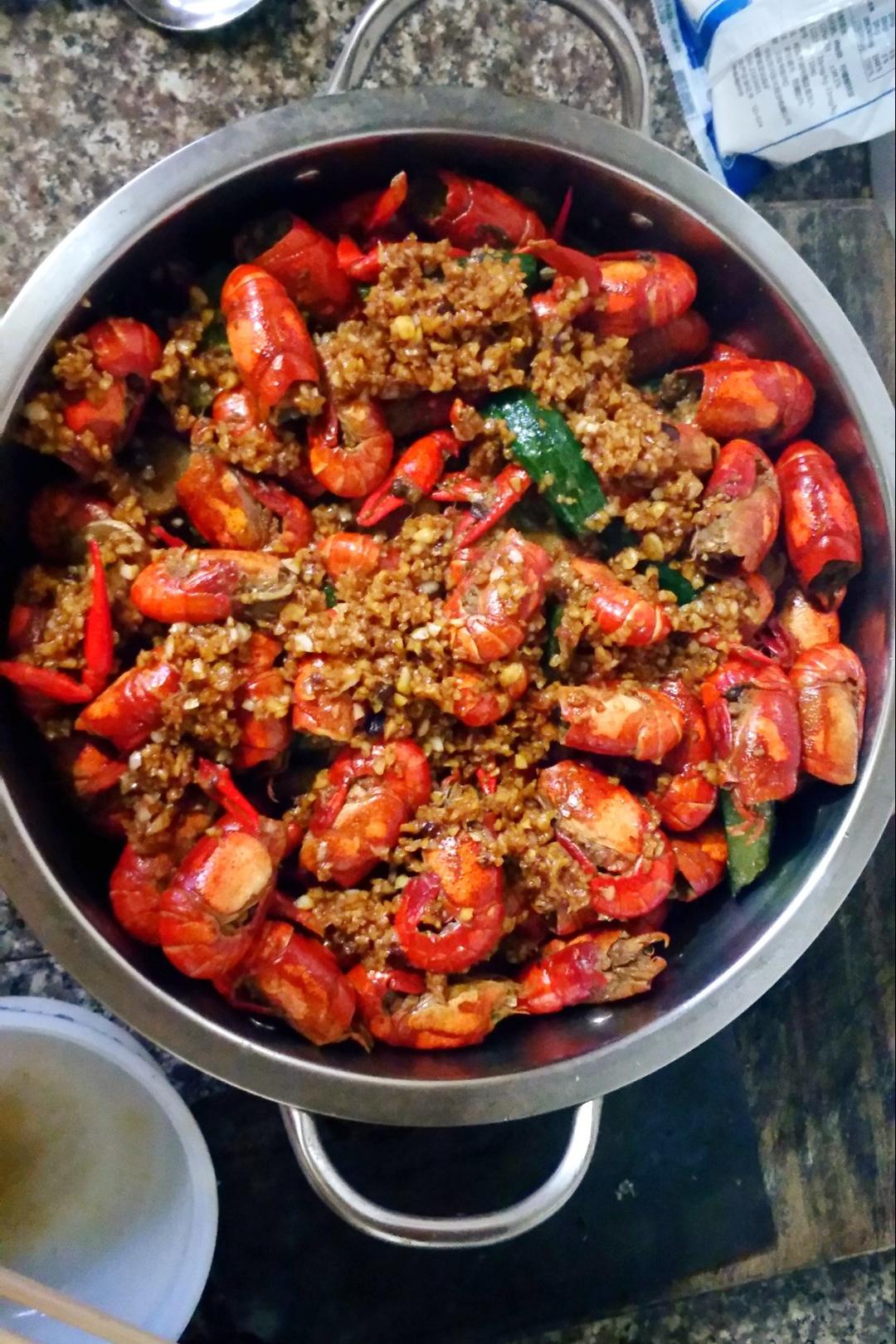 橘丽丝的蒜蓉小龙虾