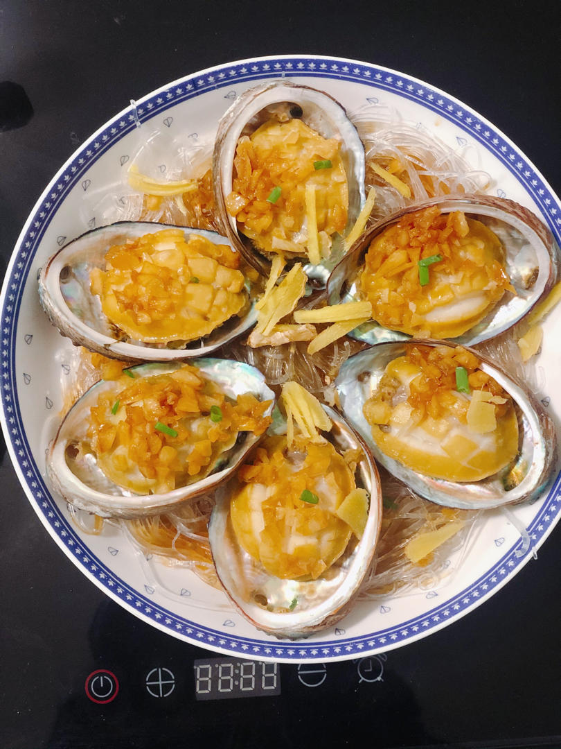 蒜蓉粉丝蒸鲍鱼
