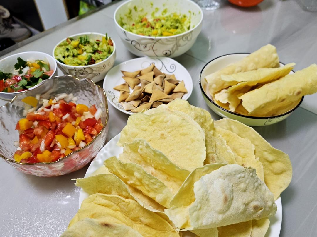 懒人版墨西哥🇲🇽taco和玉米🌽片