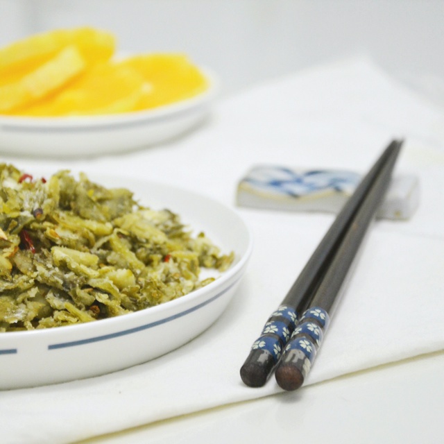 祖祖祖小旋做的洋槐花拌面菜