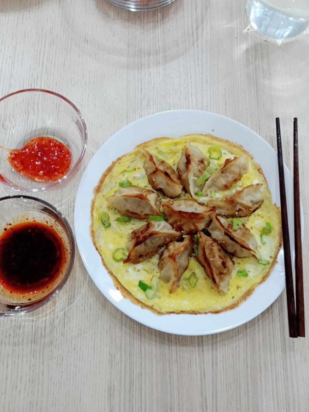 蛋抱煎饺（速冻饺）