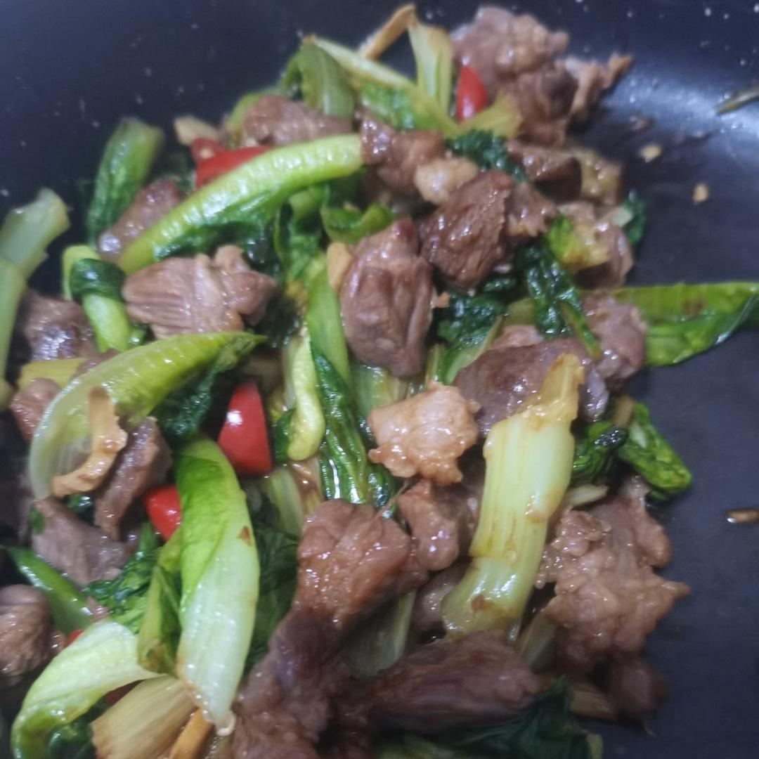 很嫩的小炒芹菜黄牛肉