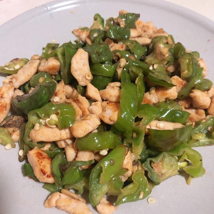 鸡胸肉炒青椒