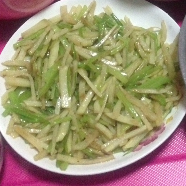 芹菜炒土豆丝
