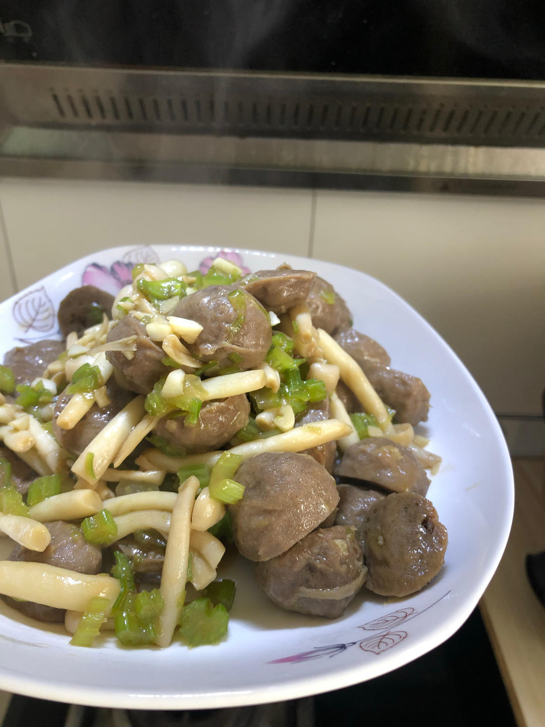 吃一大盒032｜香辣炒牛肉丸