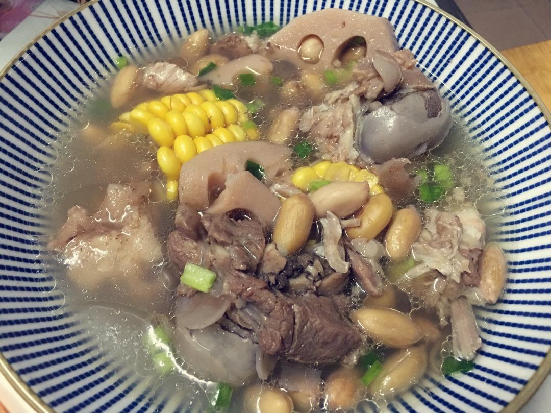 玉米莲藕筒骨汤