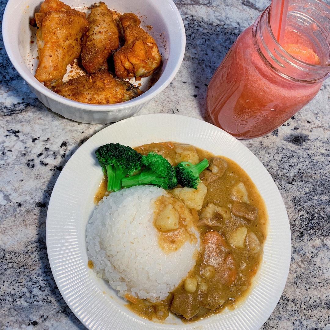 【咖喱牛腩拌饭】