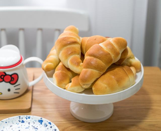 用简单的材料,做巨美味de【盐面包】的做法