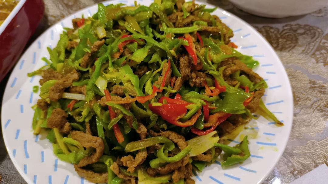 厨师长教你：“青椒肉丝”的正宗做法，色香味俱全