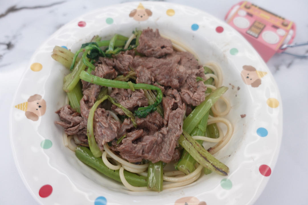 芹菜炒牛肉