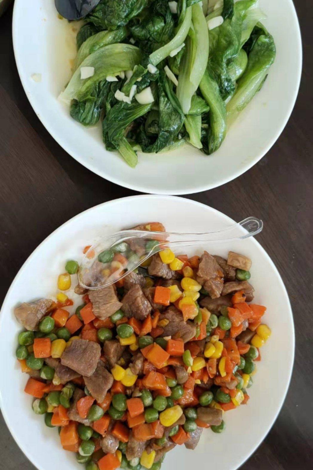玉米胡萝卜炒肉沬