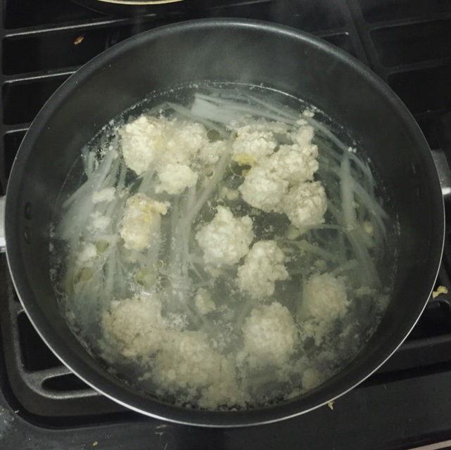 【10分钟系列】白萝卜豆腐圆子汤