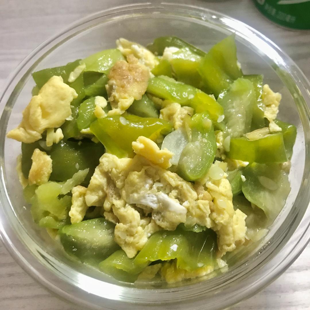 丝瓜炒蛋不发黑的做法步骤图 怎么做好吃 Anne 佳佳 下厨房