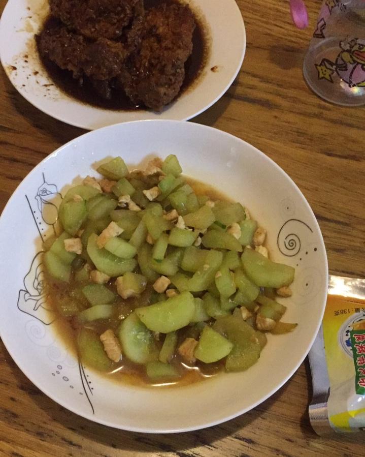 黄瓜鸡肉丁
