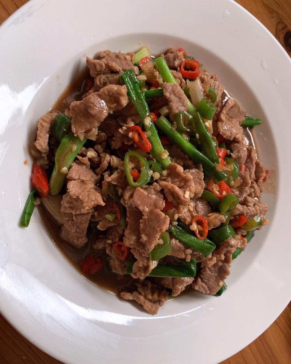 牛肉炒不老 鲜嫩多汁有诀窍——蒜苗炒牛肉
