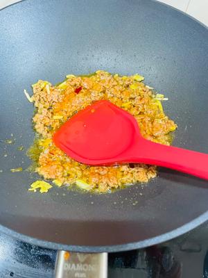 15分钟快手菜：烂肉豌豆的做法 步骤8