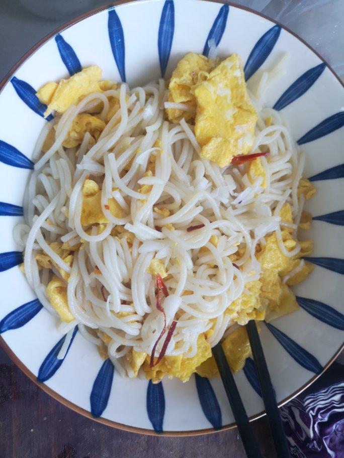 鸡蛋炒米粉