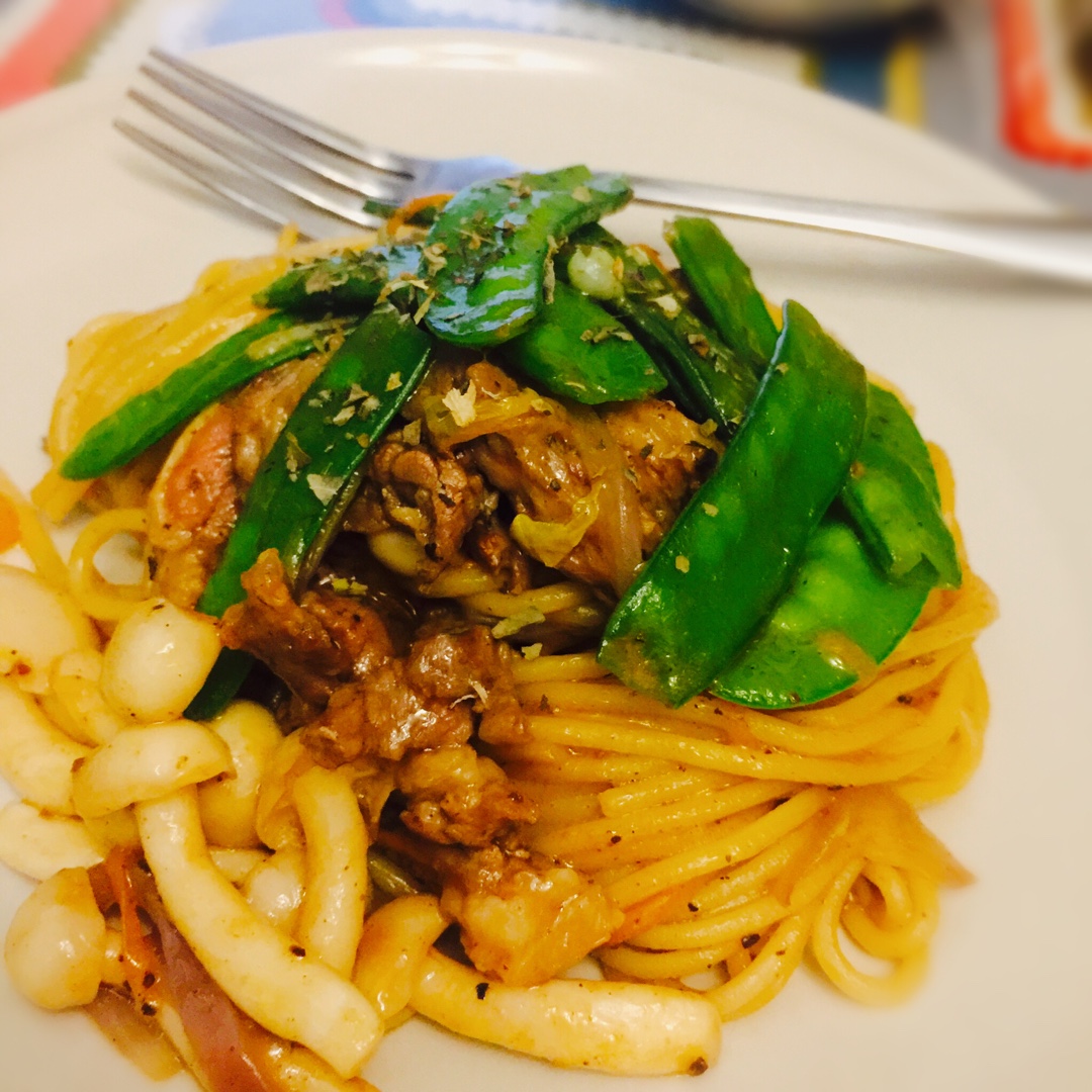 黑椒牛柳炒意面