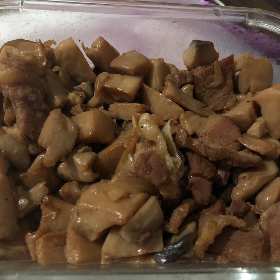 牛肉炒鸡腿菇