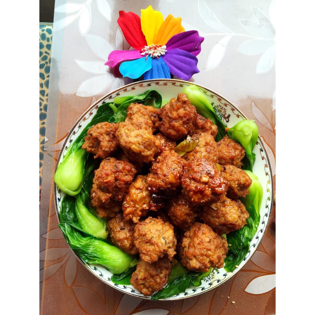 四喜丸子/红烧狮子头 Chinese Meatballs