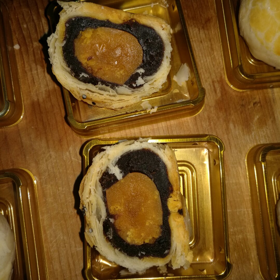 蛋黄酥：抹茶酥：（奶黄味）